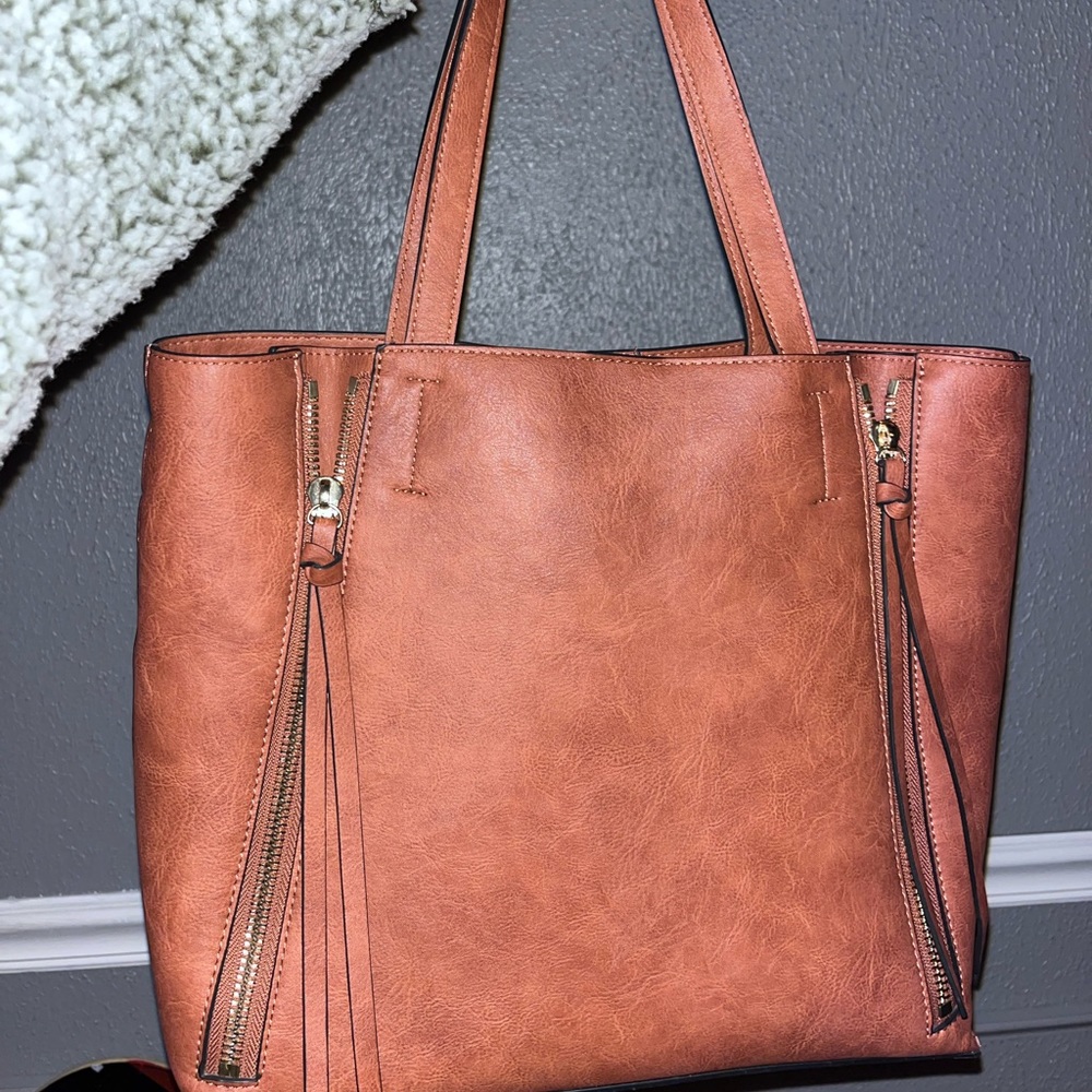 Brown leather quality bag.